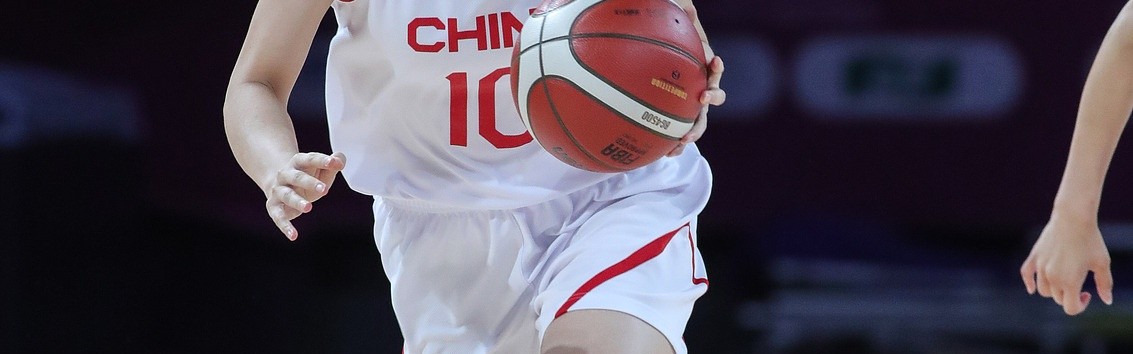 真尽力了！李雨汧打满40分钟20中9拿下25分3板3助1断1帽